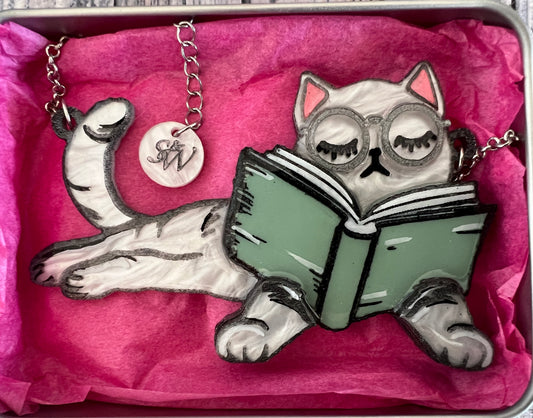 Just one more Chapter - Necklace