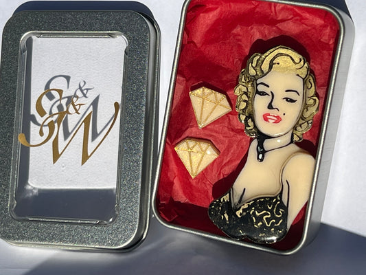 Marilyn - brooch + Stud earrings set