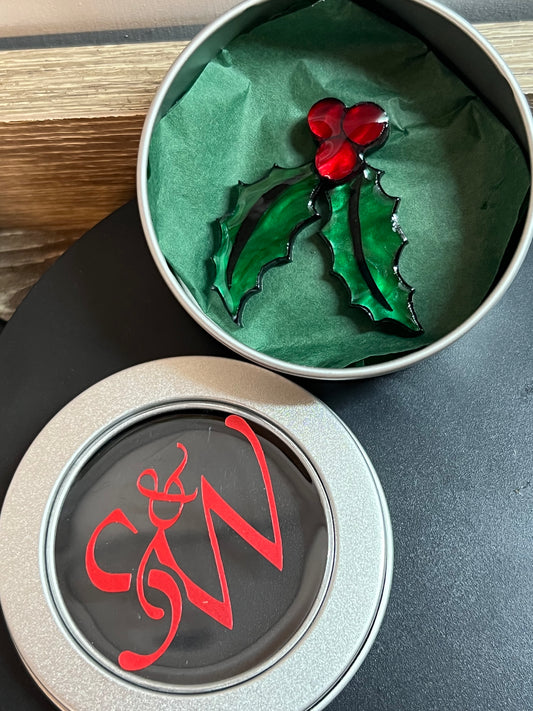 Holly Brooch - xmas