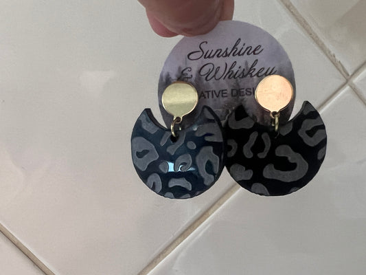 Acrylic elegance dangle earrings