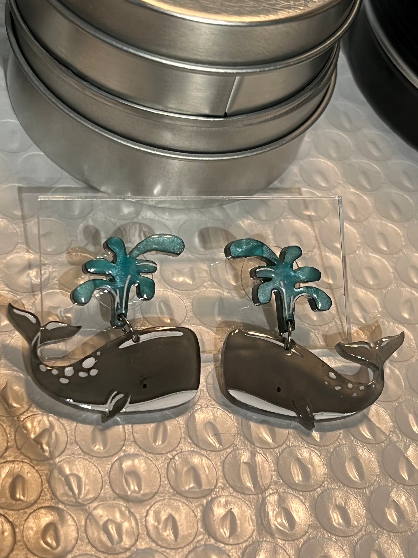 Boston Whale Dangle earrings